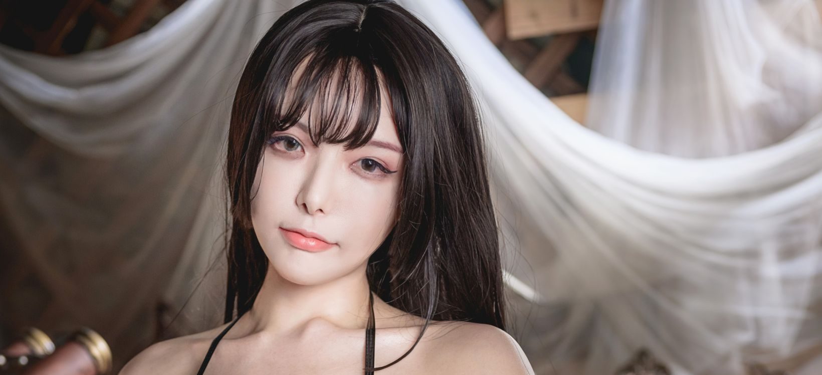 秋和柯基抹油图是那一个？