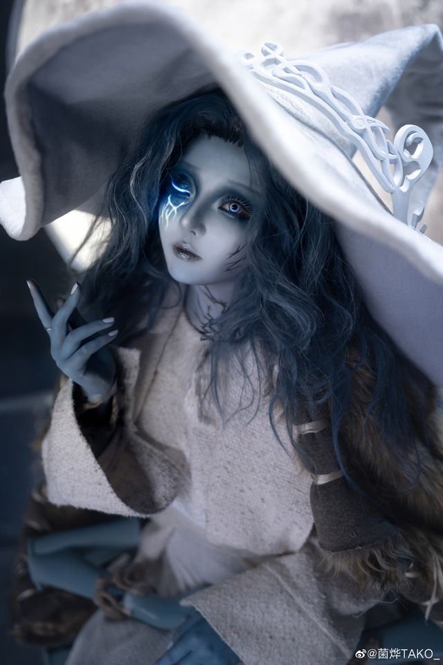 菌烨TAKO_《Elden Ring》里惊艳COS月亮公主Ranni，妖娆性感引关注