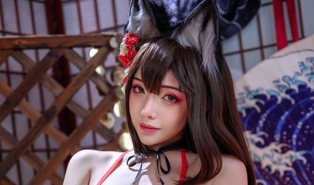 雯妹不讲道理cos《碧蓝航线》中的爱宕美翻了！让人眼前一亮