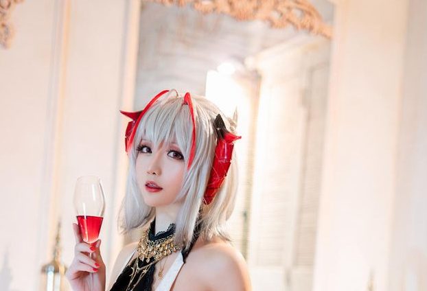 星之迟迟COS 《明日方舟》W角色美到炸！