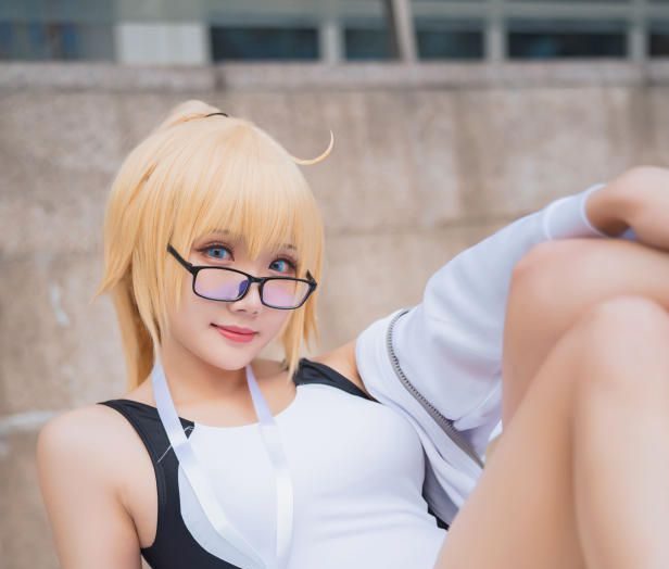 coser@瓜希酱 cos “泳装版”圣女贞德