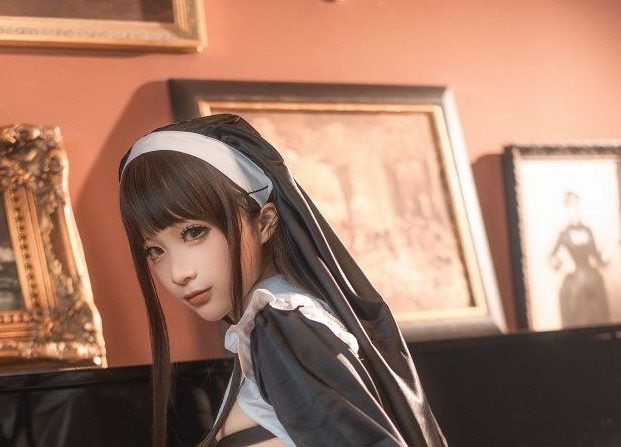 蠢沫沫cos《招魂 2》瓦拉克修女作品