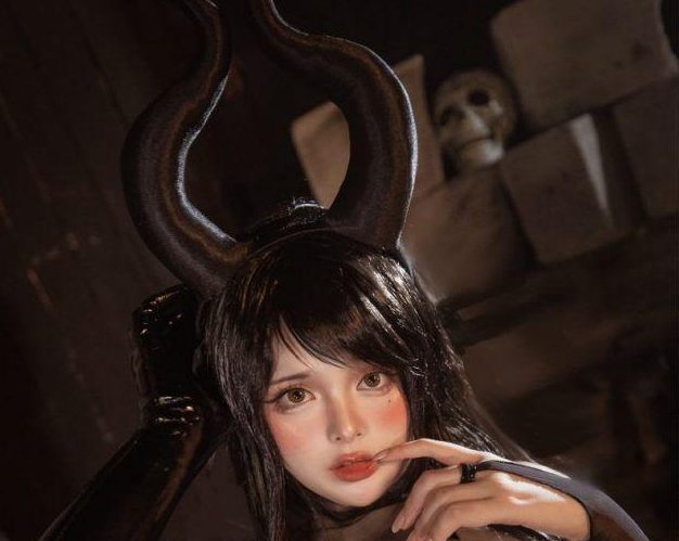 NinJA阿寨寨cos性感妖魅的“魅魔”