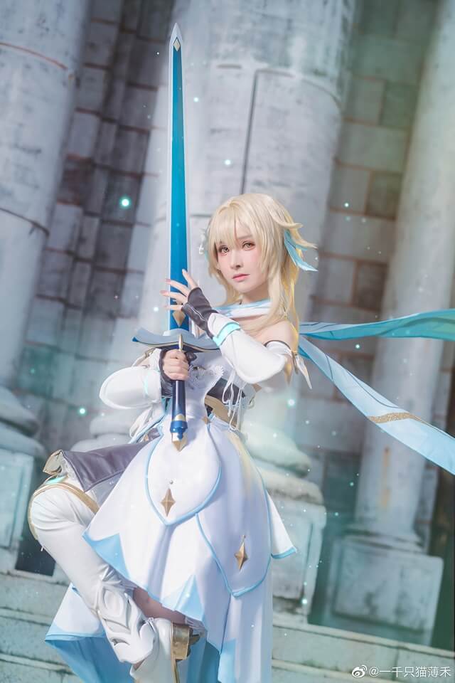 一千只猫薄禾cos原神荧的绝美，小姐姐太会了！