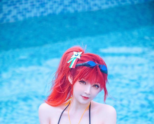 coser叉子宝宝COS《碧蓝航线》美丽性感的火奴鲁鲁鉴赏