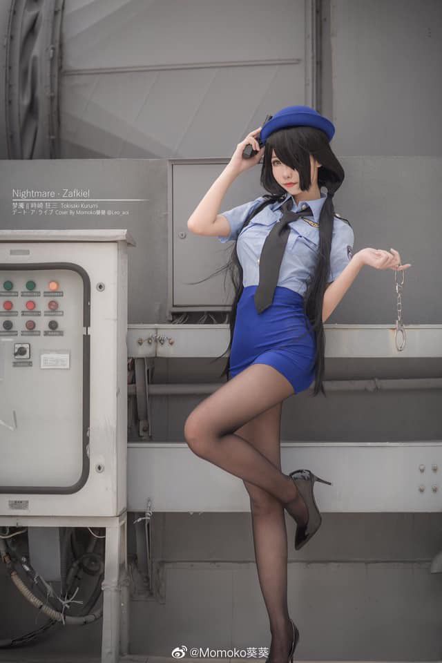 Momoko葵葵cos《约会大作战》里的女警狂三,谁说女警不性感?