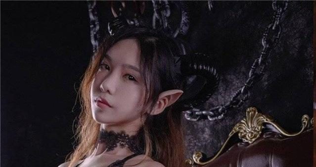 cos女神Eiuo_扒拉作品“兔女郎版”魅魔魅力四溢