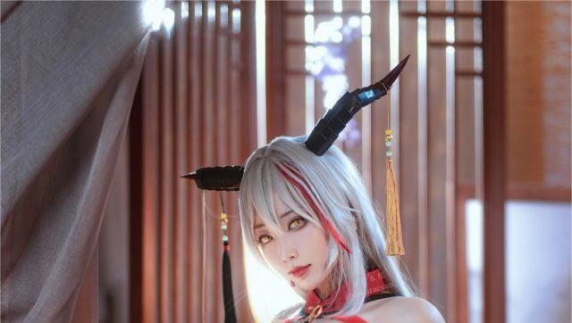 宮本桜cos《碧蓝航线》埃吉尔作品鉴赏，性感完美