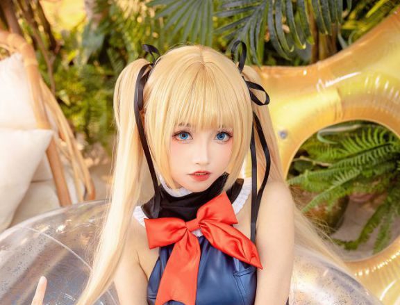 大大卷卷小卷cos玛丽萝丝，夺人心魂美到不行