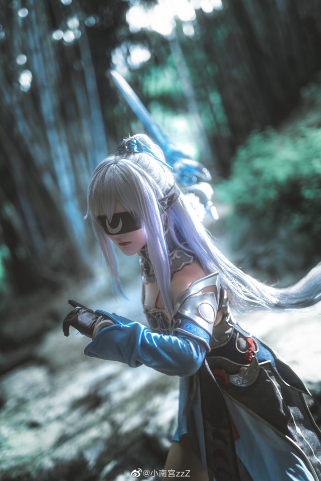 小南宫zzZ cos镜流，酷帅迷人