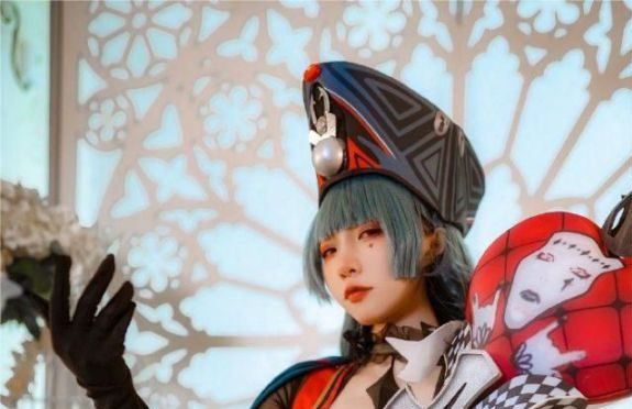 二佐Nisa cos马可波罗，性感“女神”让人入迷