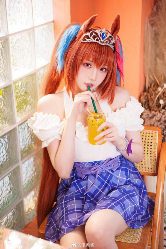 瓜希酱cos大和赤骥，性感自信的赛马娘Pretty Derby