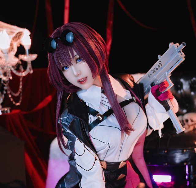 miko酱ww cos《崩坏:星穹铁道》卡芙卡美到爆炸!